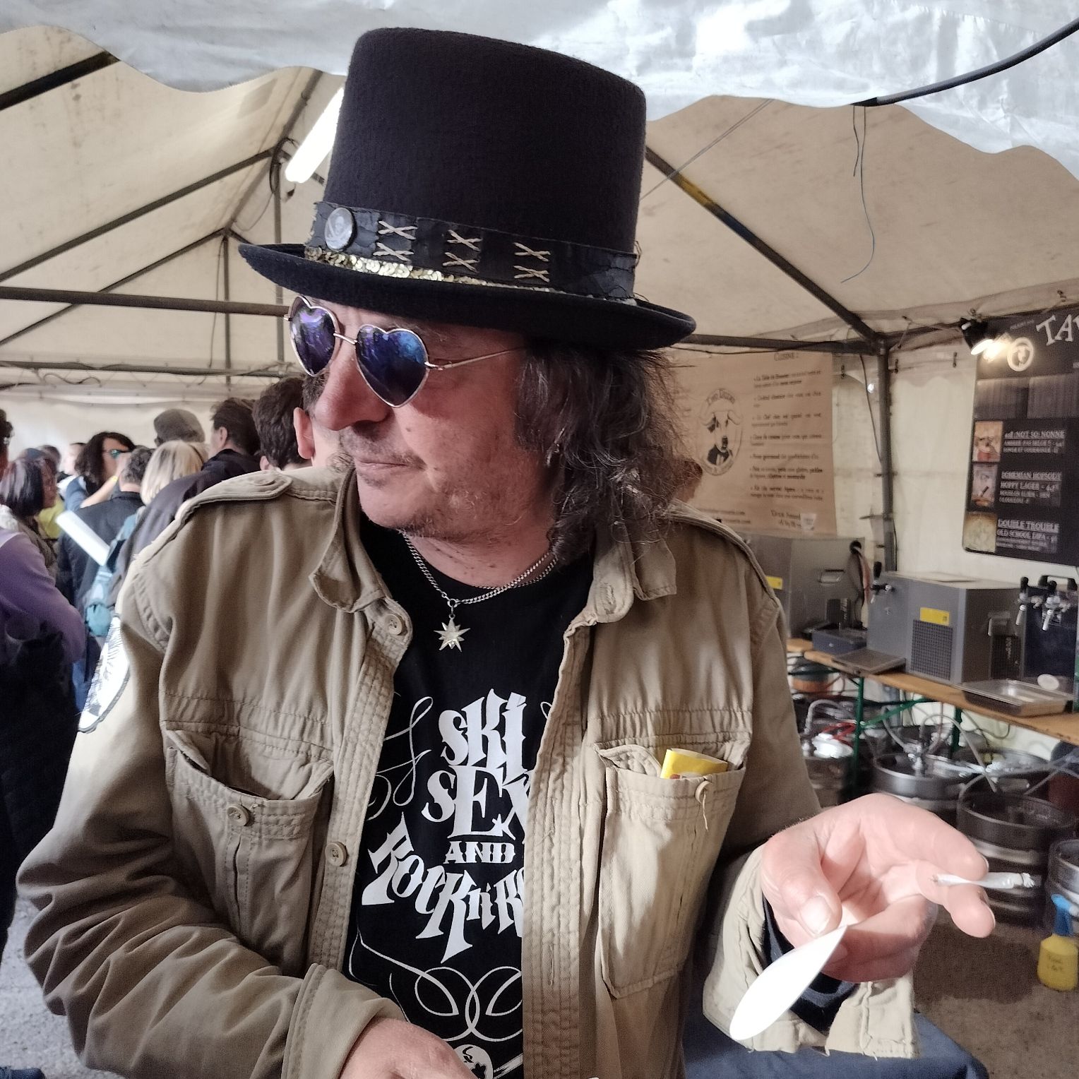 Character with top hat