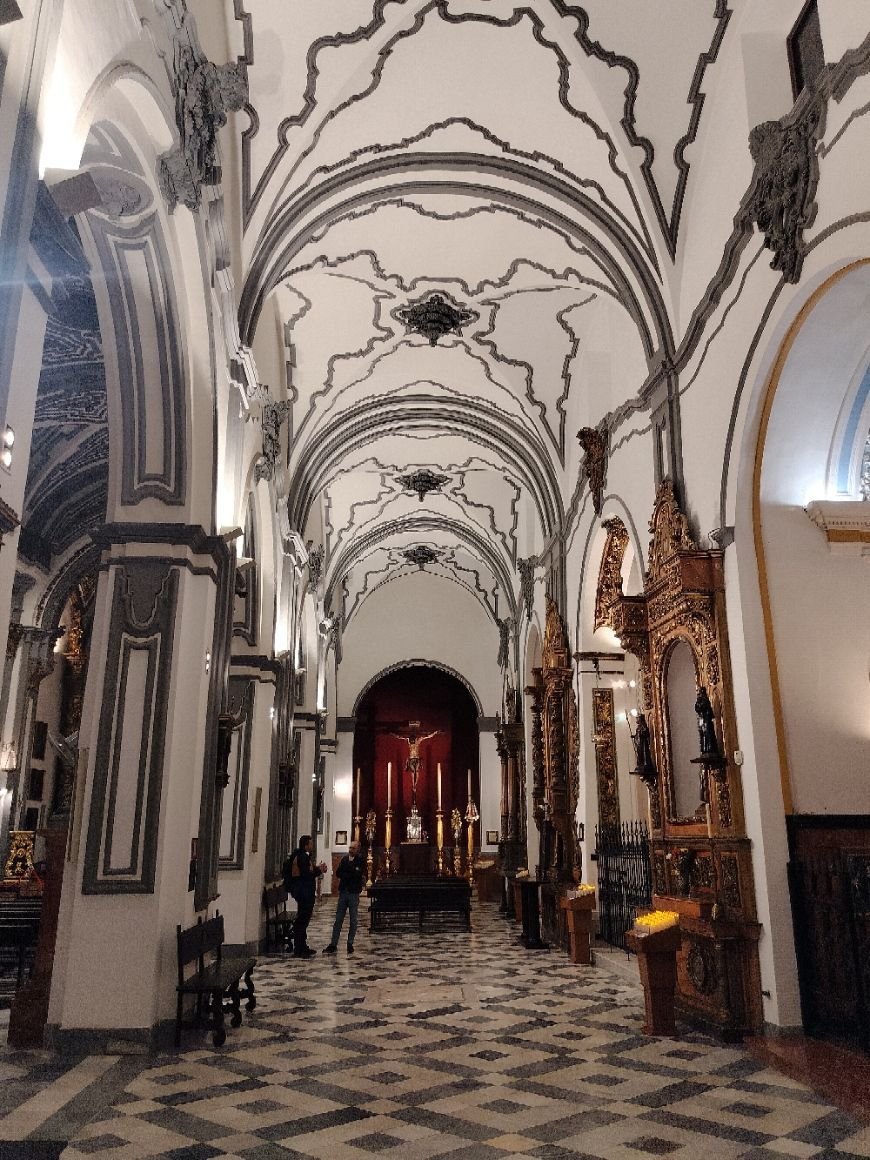 L'intérieur de l'église Saint-Jean-Baptiste à Malaga, en Espagne, photo gratuite
