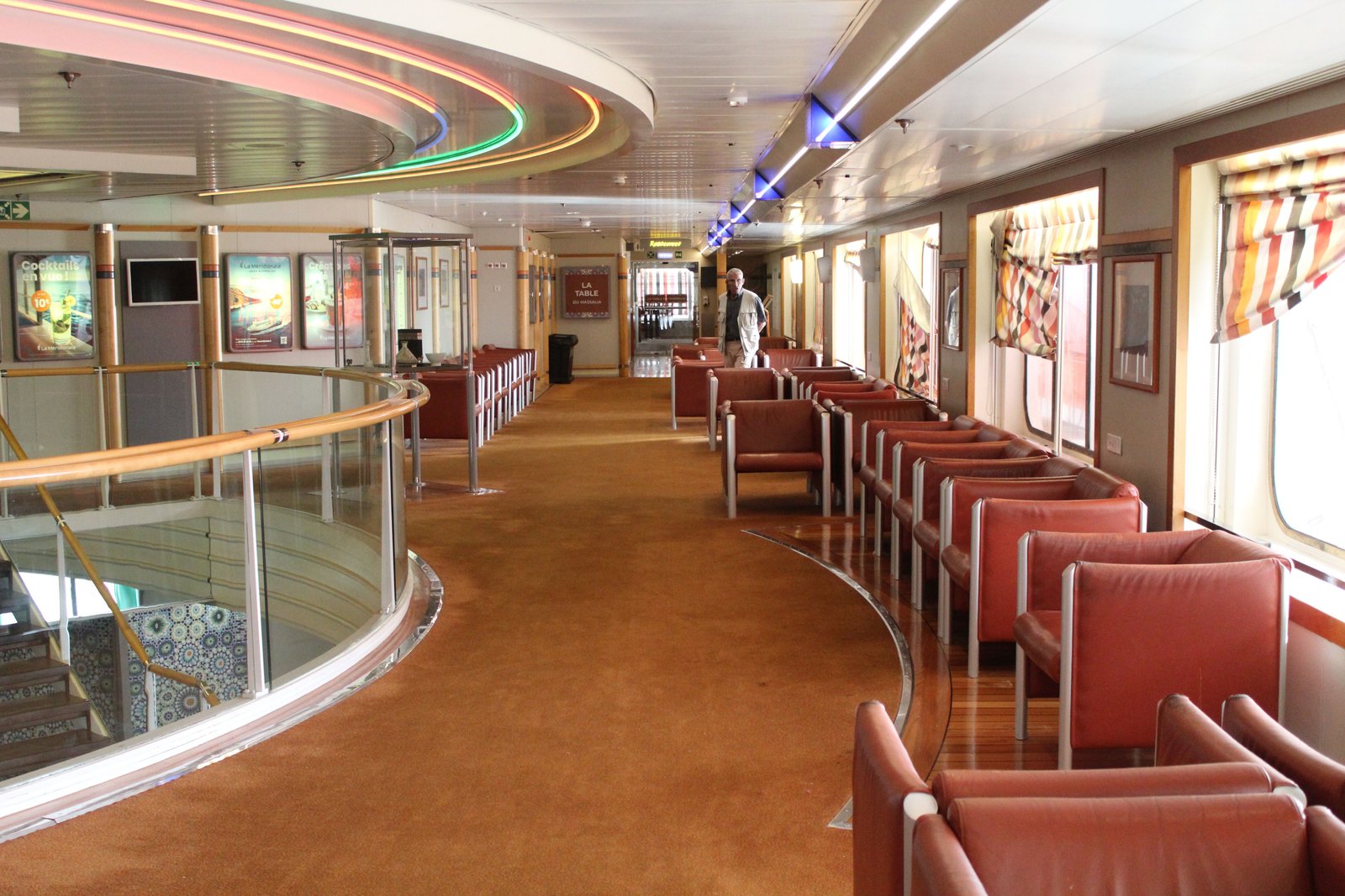 L'intérieur du bateau Massiala, compagnie la méridionale, photo gratuite