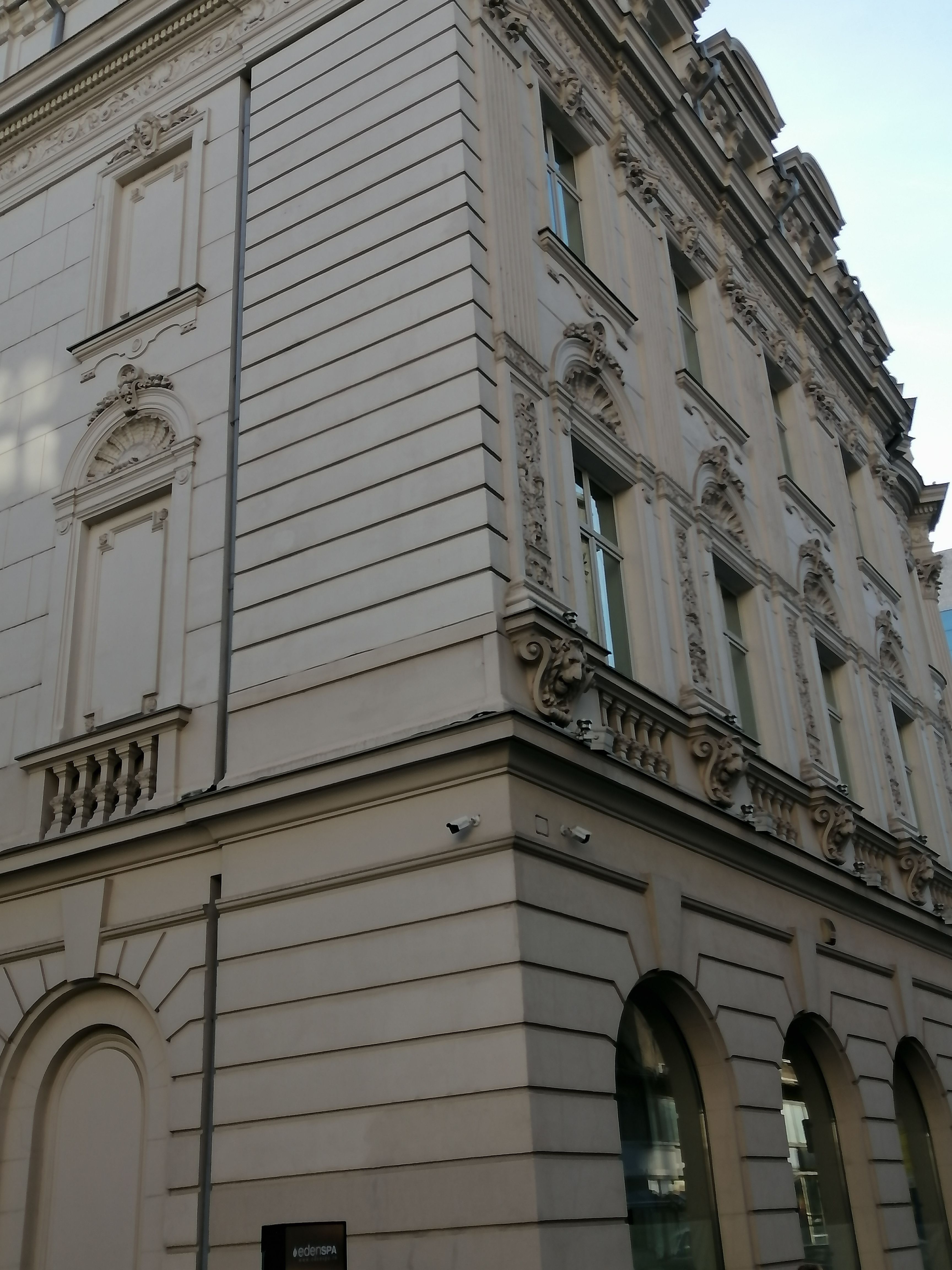 Façade du Grand Hôtel Continental à Bucarest en Roumanie