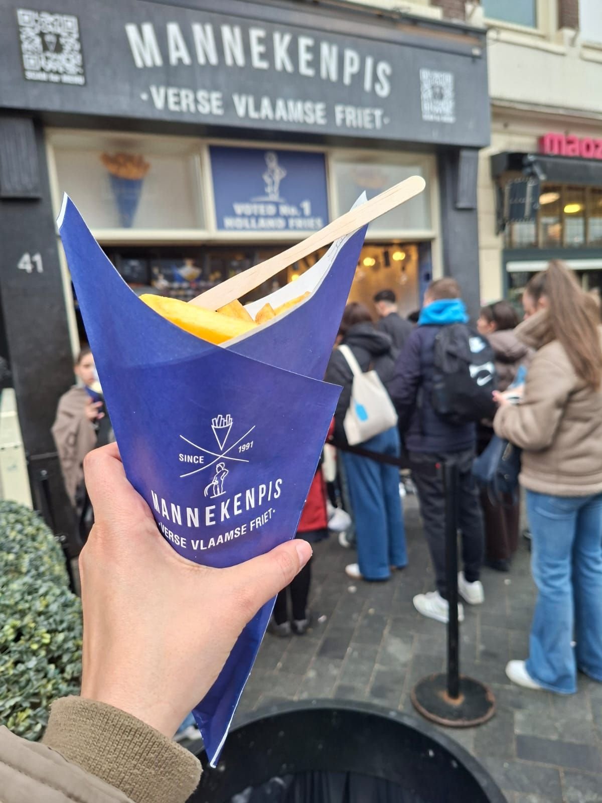 Frites de chez Manneken Pis sur la place du Dam à Amsterdam aux Pays-Bas, photo gratuite