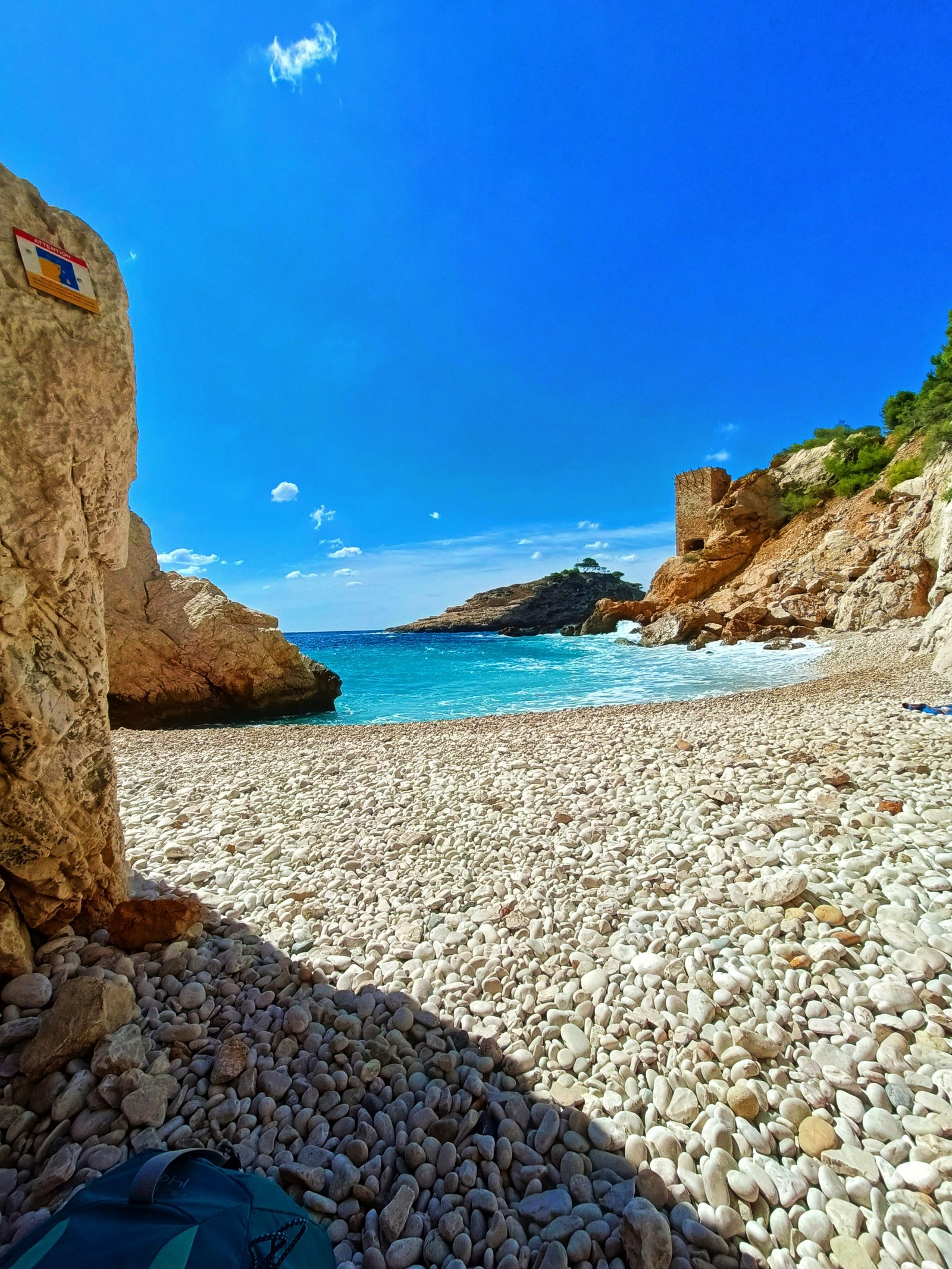 La Calanque de l'Erevine, une crique située sur la Côte Bleue, a l'ouest de Marseille, photo gratuite