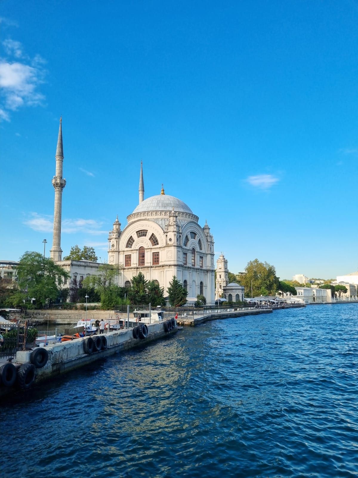 Dolmabahçe Mosque in Istanbul, Türkiye