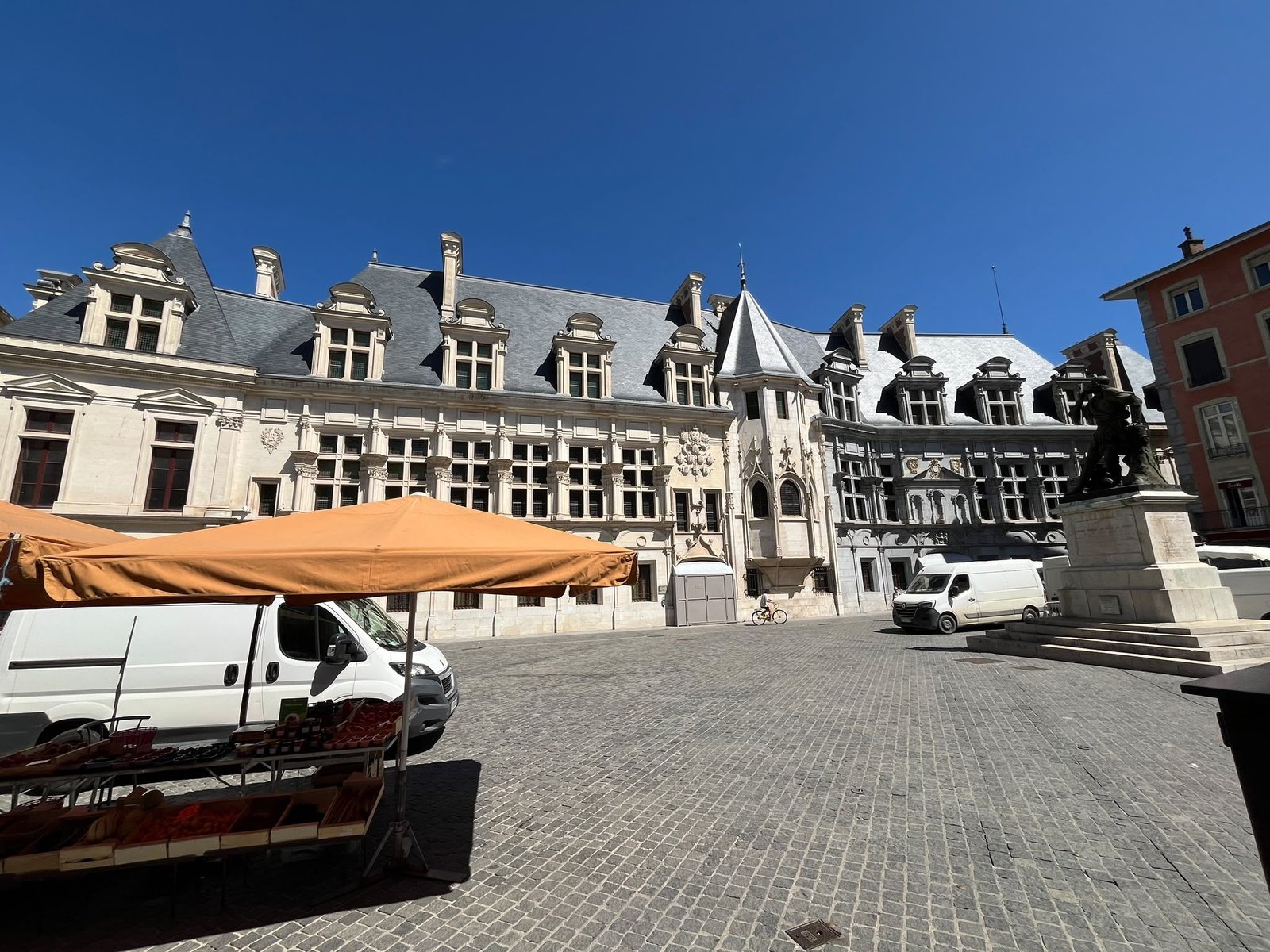 Ancien Palais du Parlement du Dauphiné, Grenoble en Isère, France, photo gratuite