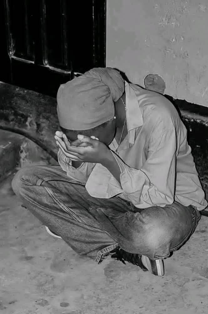 Silence intérieur d'une personne en pleine méditation photo gratuite