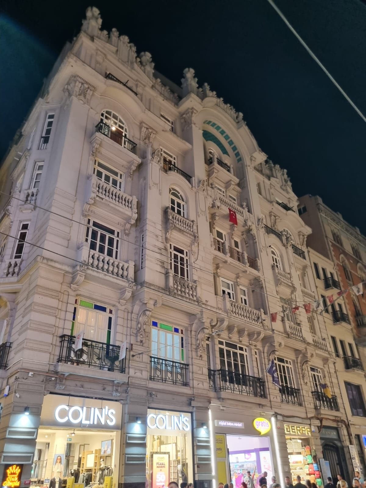 Appartement Misir sur l'avenue Istiklal à Istanbul en Turquie photo gratuite