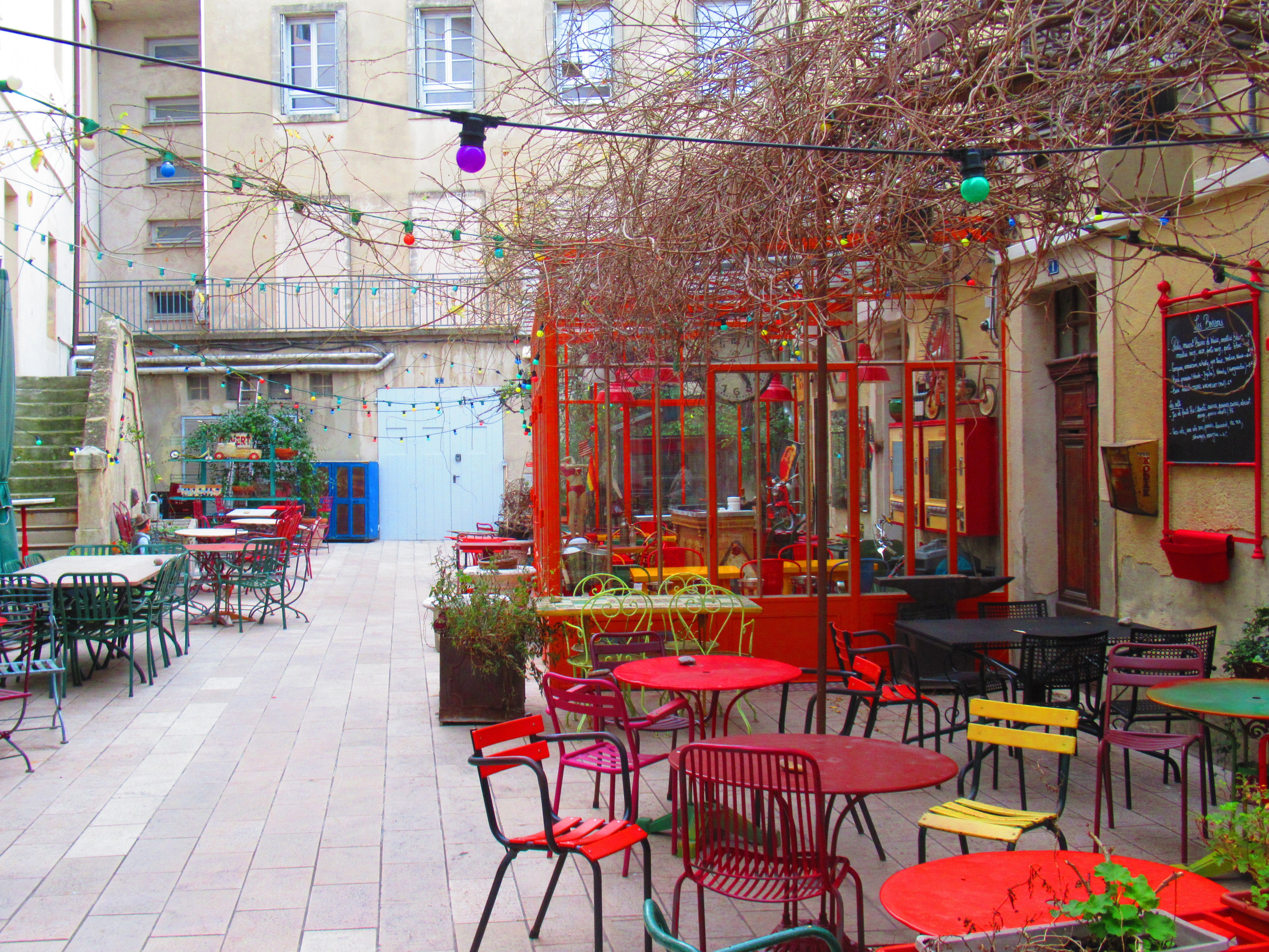 Terrasse colorée Saint Remy de Provence