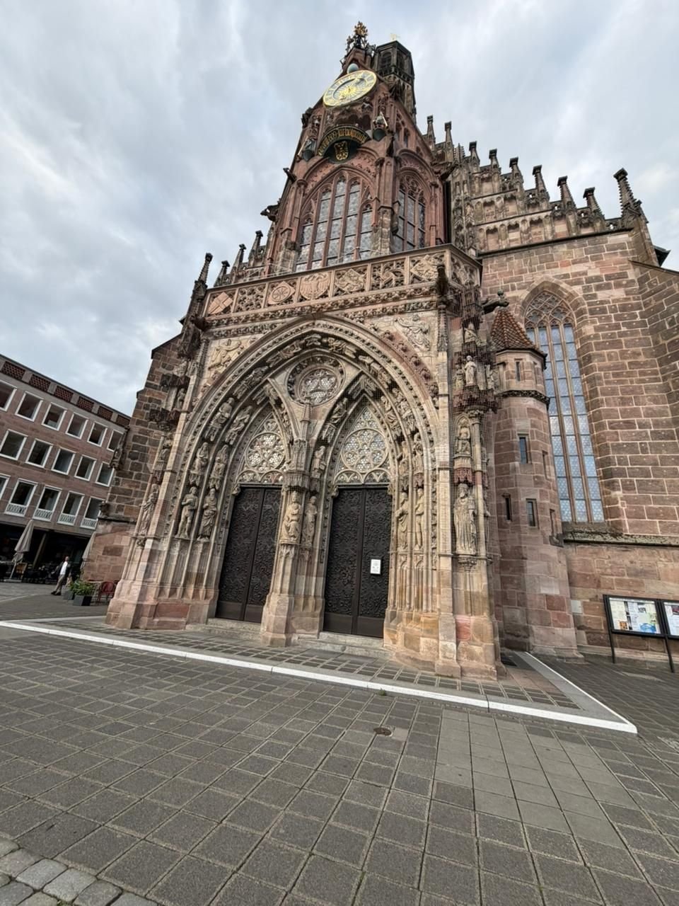 Façade de l'église Frauenkirche à Nuremberg, en Allemagne, photo gratuite