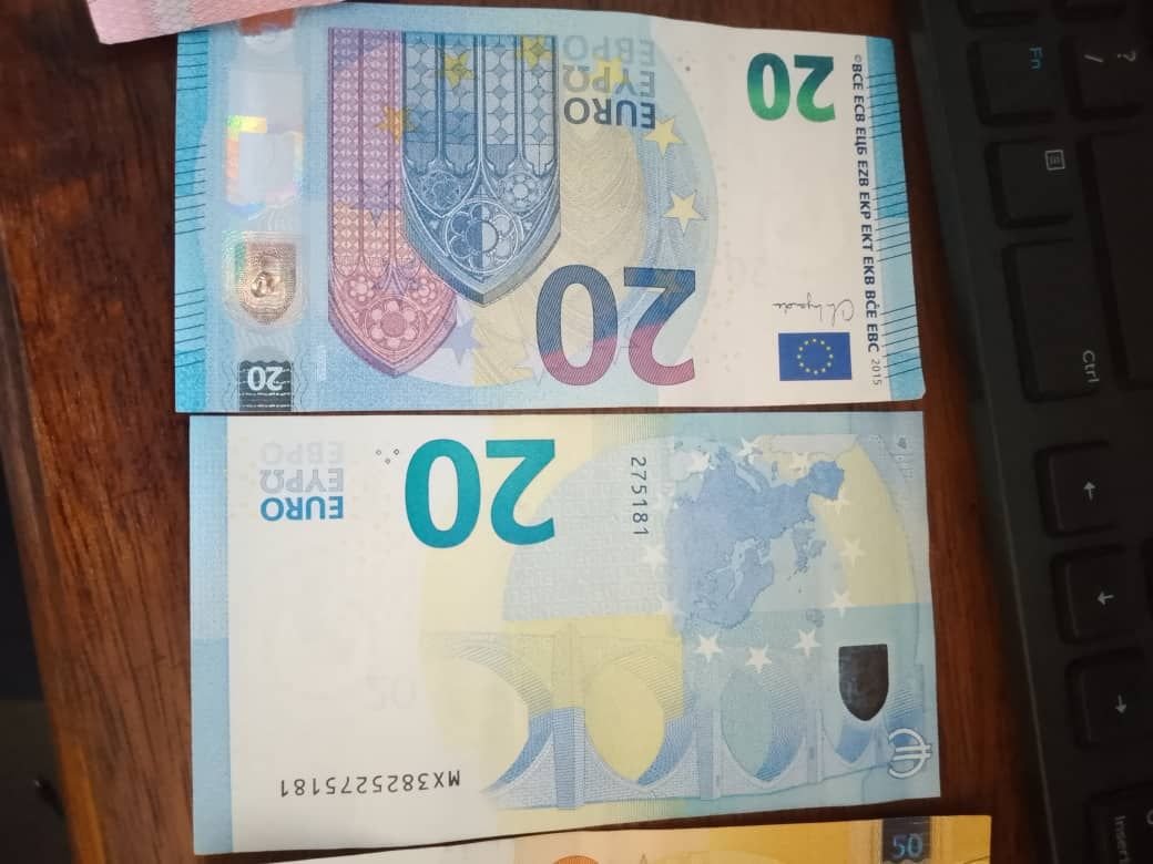 Présentation des billets de 20 euros photo gratuite