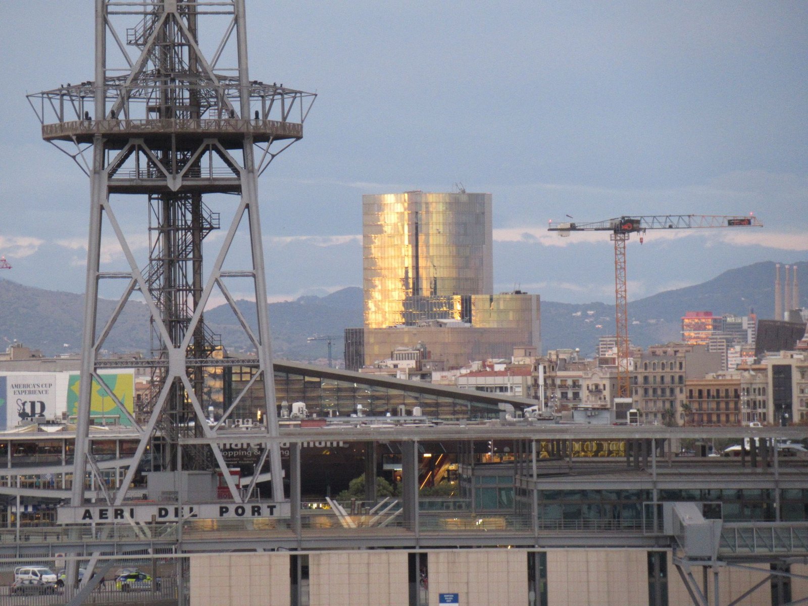 AERI DEL PORT Espagne, grue de construction, immeuble photo gratuite