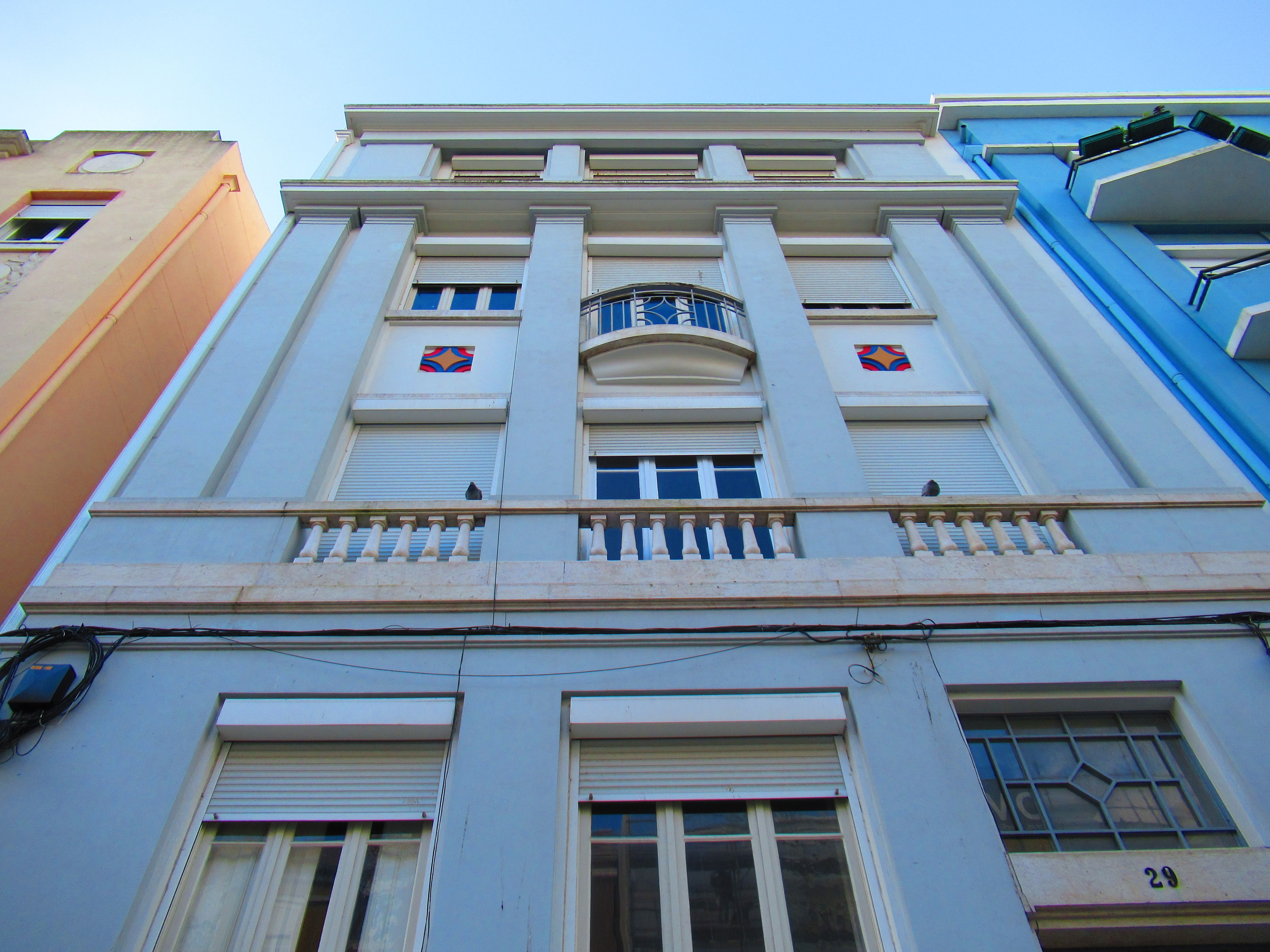 Façade bleu d'immeuble au Portugal