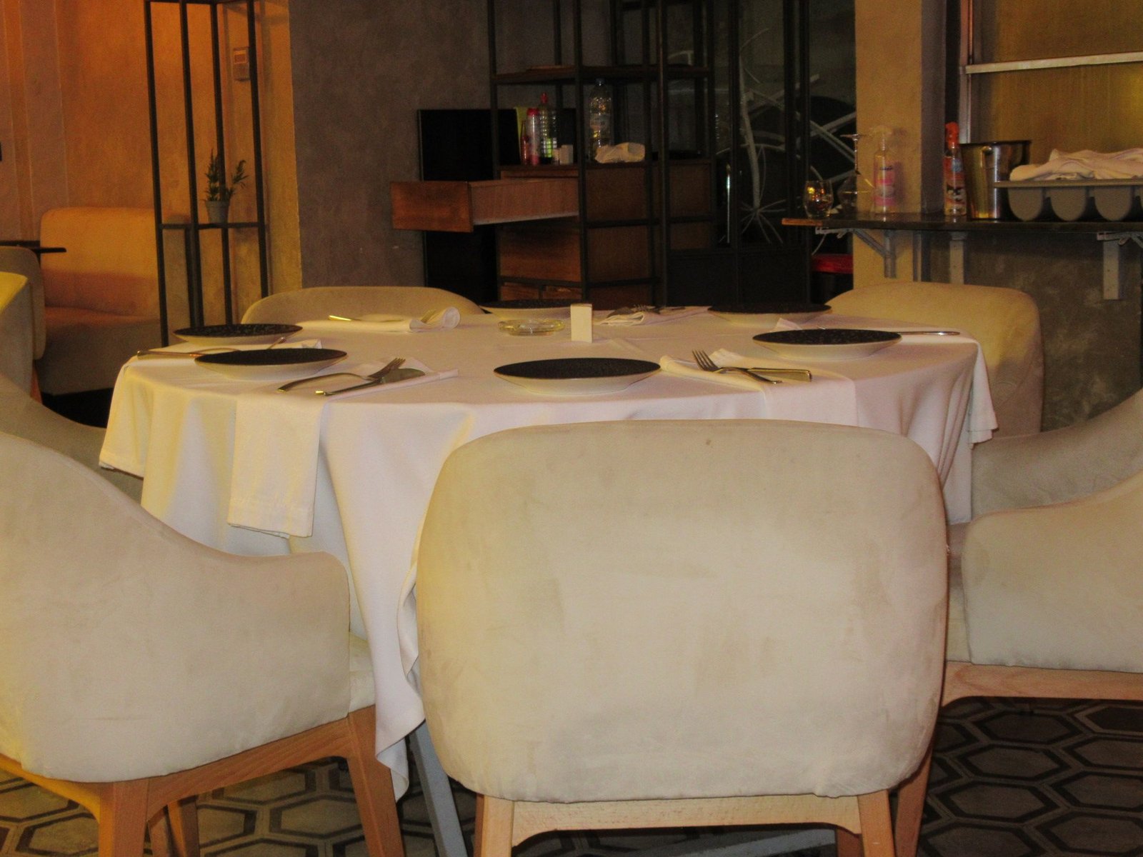 Table de restaurant dressée