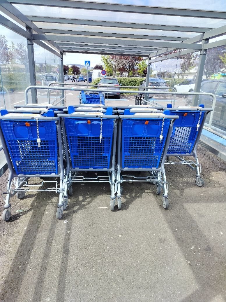Shopping trolley locker in a supermarket