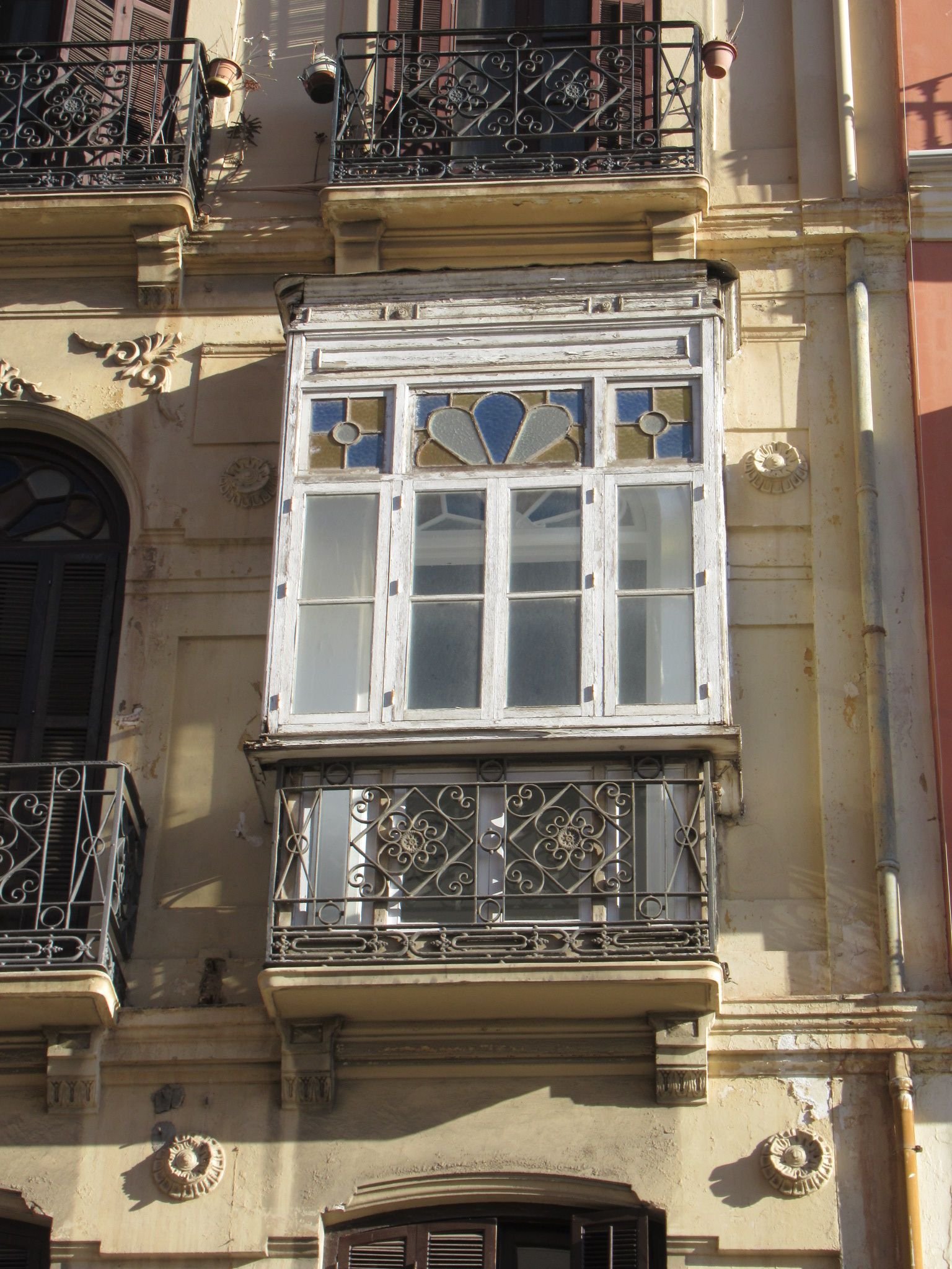 La façade d'un immeuble à Malaga en Andalousie, photo gratuite