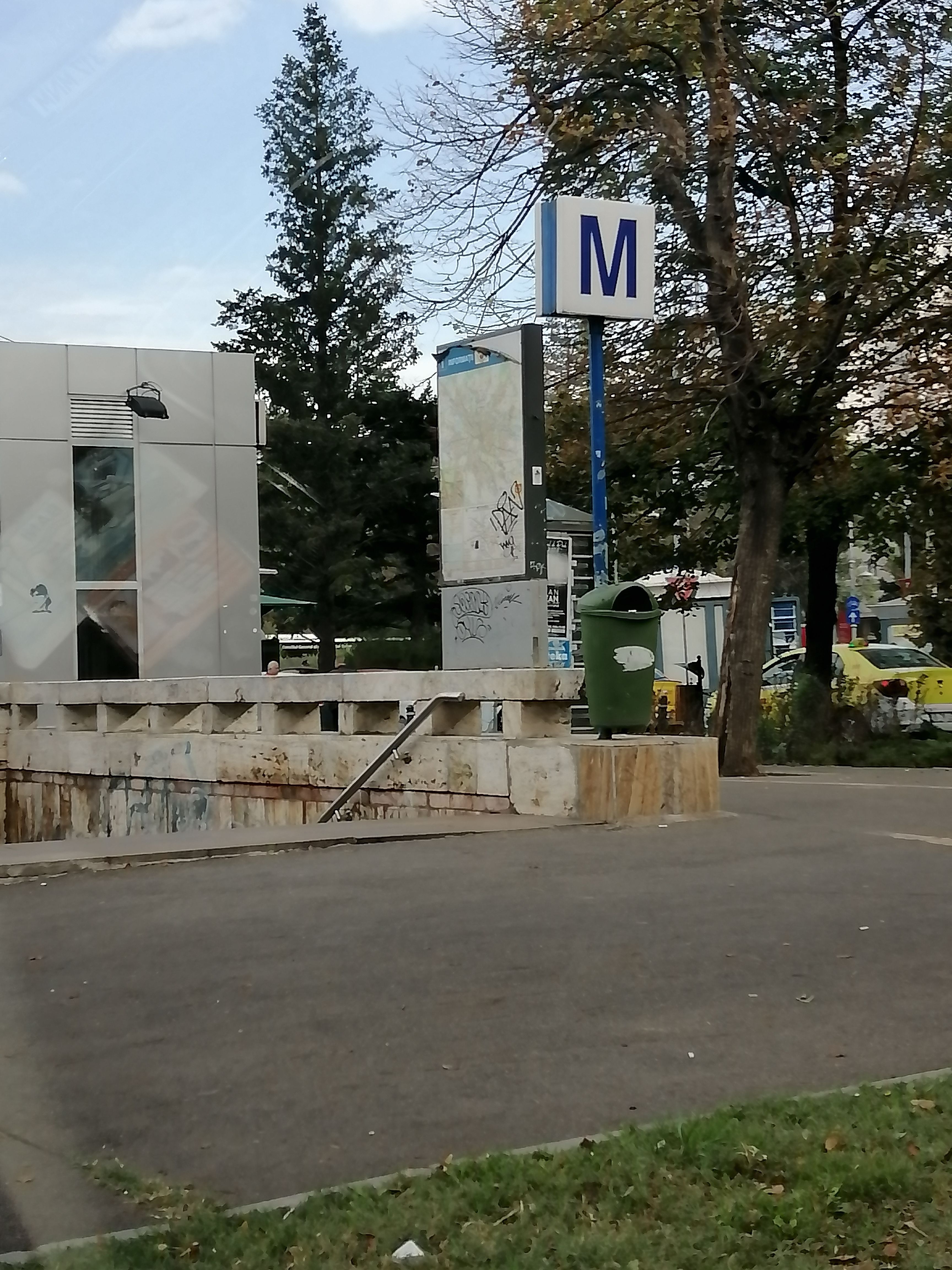 Bouche de métro à Bucarest Roumanie