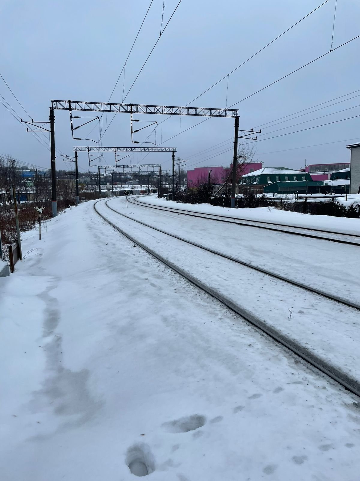 Ligne de chemin de fer sous la neige photo gratuite - Eisenbahnlinie unter dem Schnee kostenloses Foto