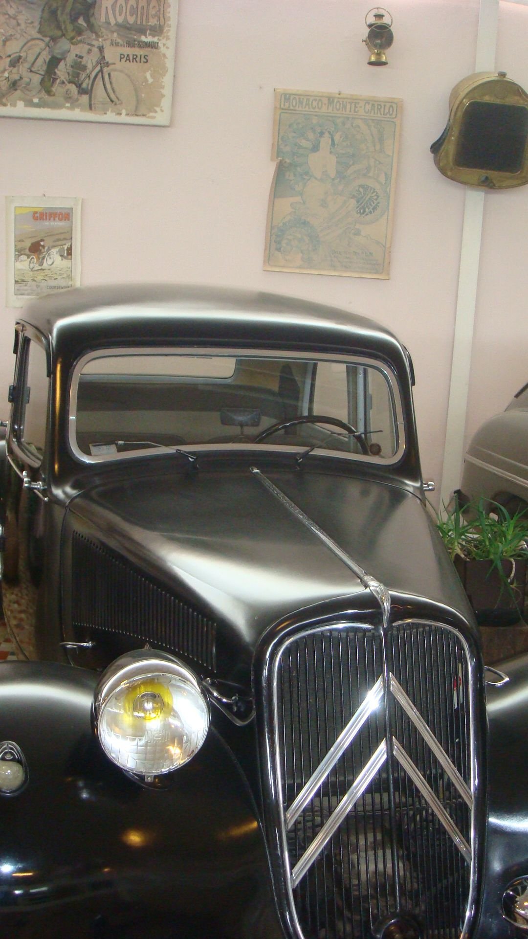 Voiture ancienne de collection Citroën traction avant photo gratuite