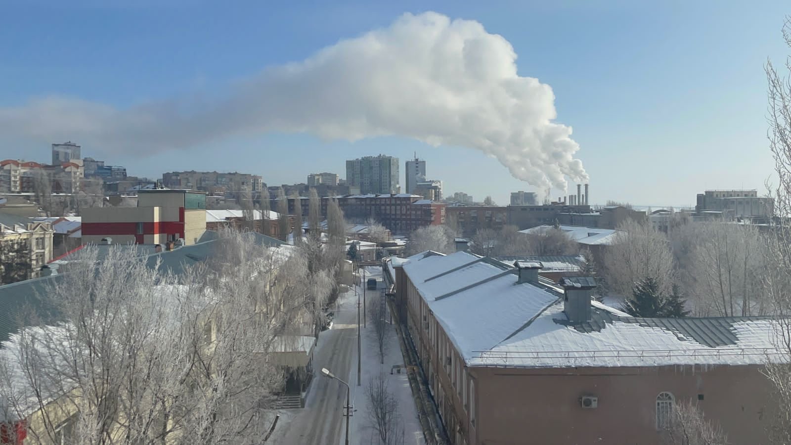 Vue panoramique d'une zone urbaine de Russie pendant l'hiver photo gratuite - Panoramablick auf ein städtisches Gebiet Russlands im Winter, kostenloses Foto