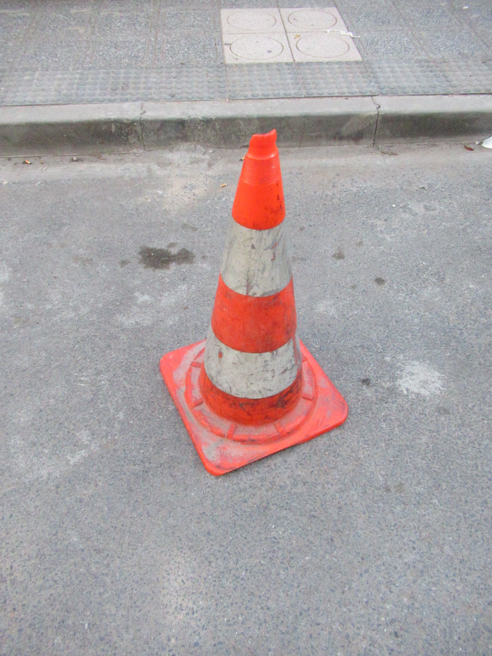 Cône de chantier