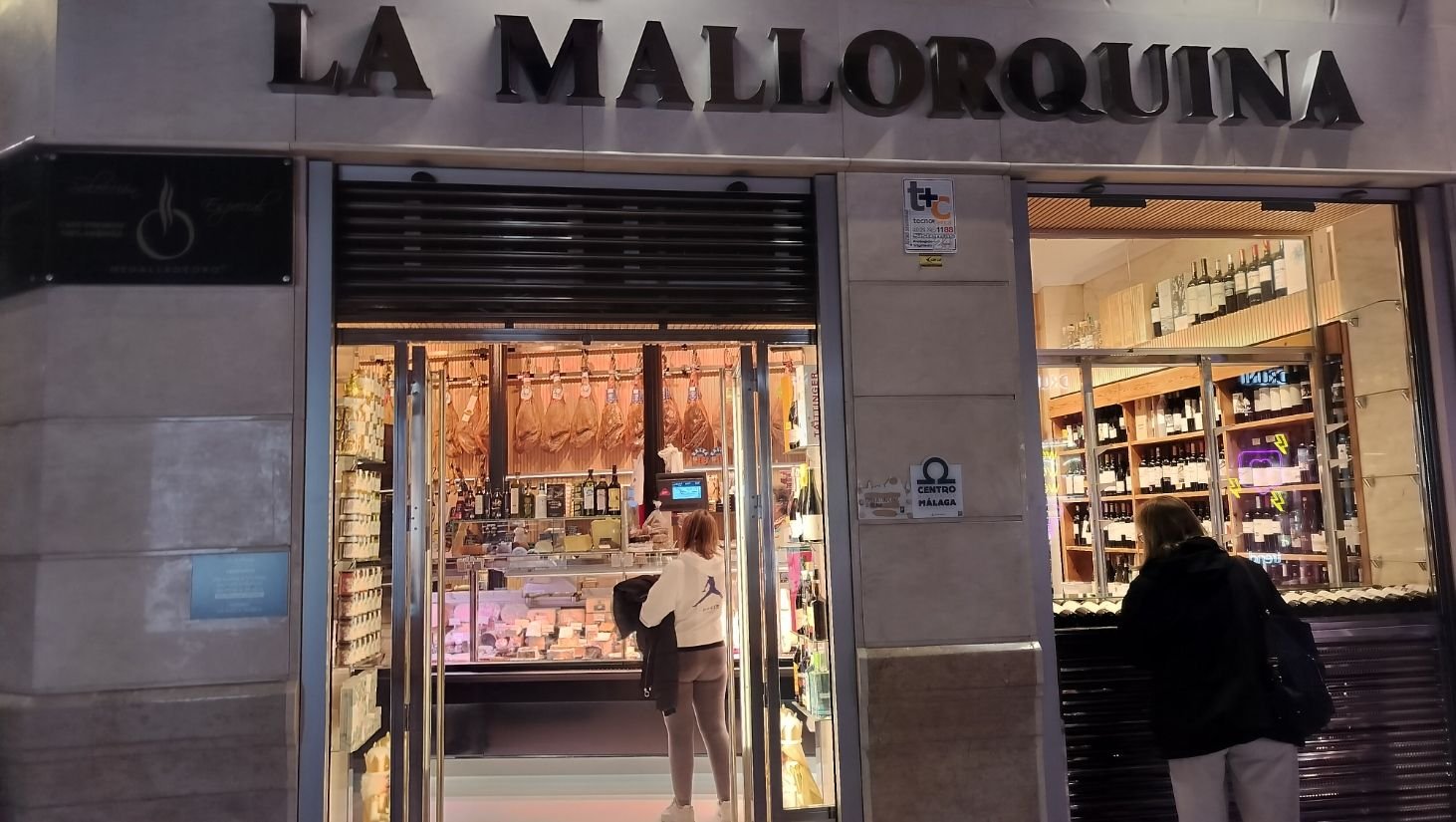 La façade de La Mallorquina, une épicerie, photo gratuite