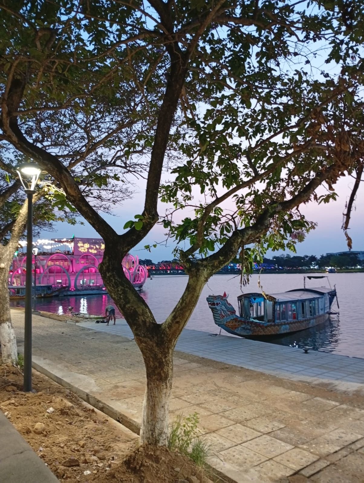 Gare maritime des bateaux touristiques à Hué, au Vietnam, photo gratuite