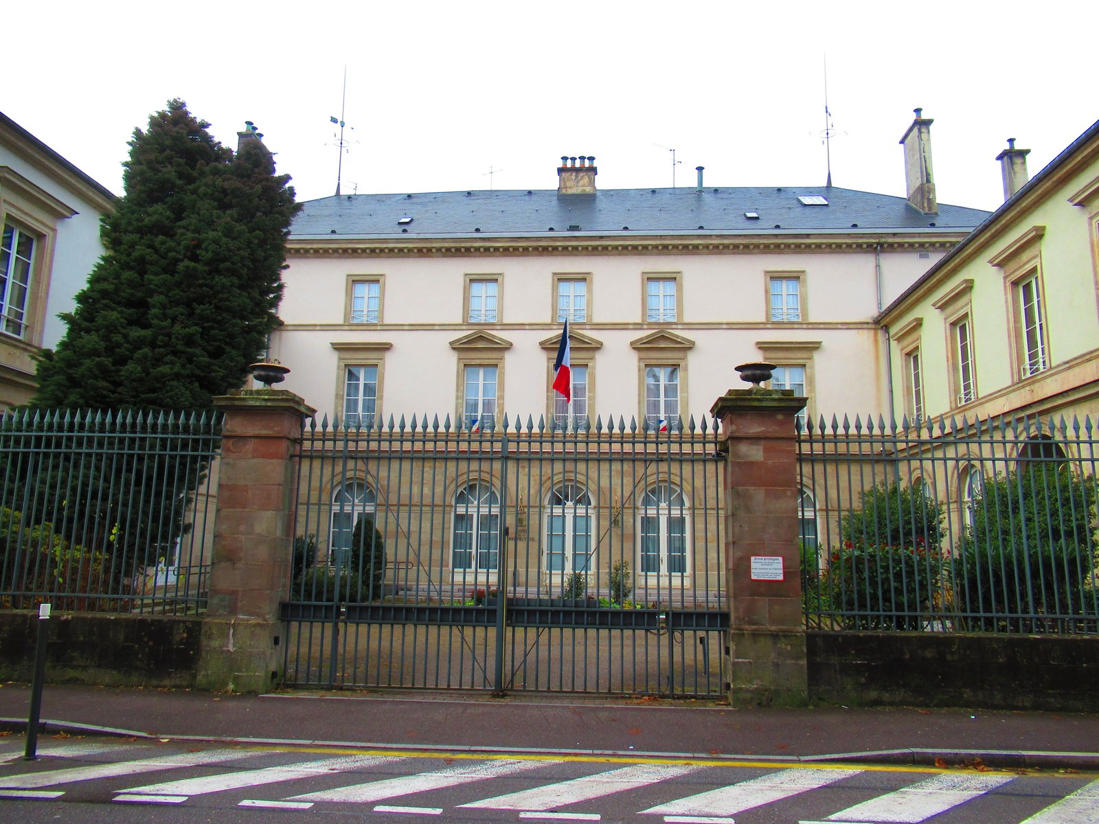 Photo gratuite de l’hôtel du département des Vosges à Epinal