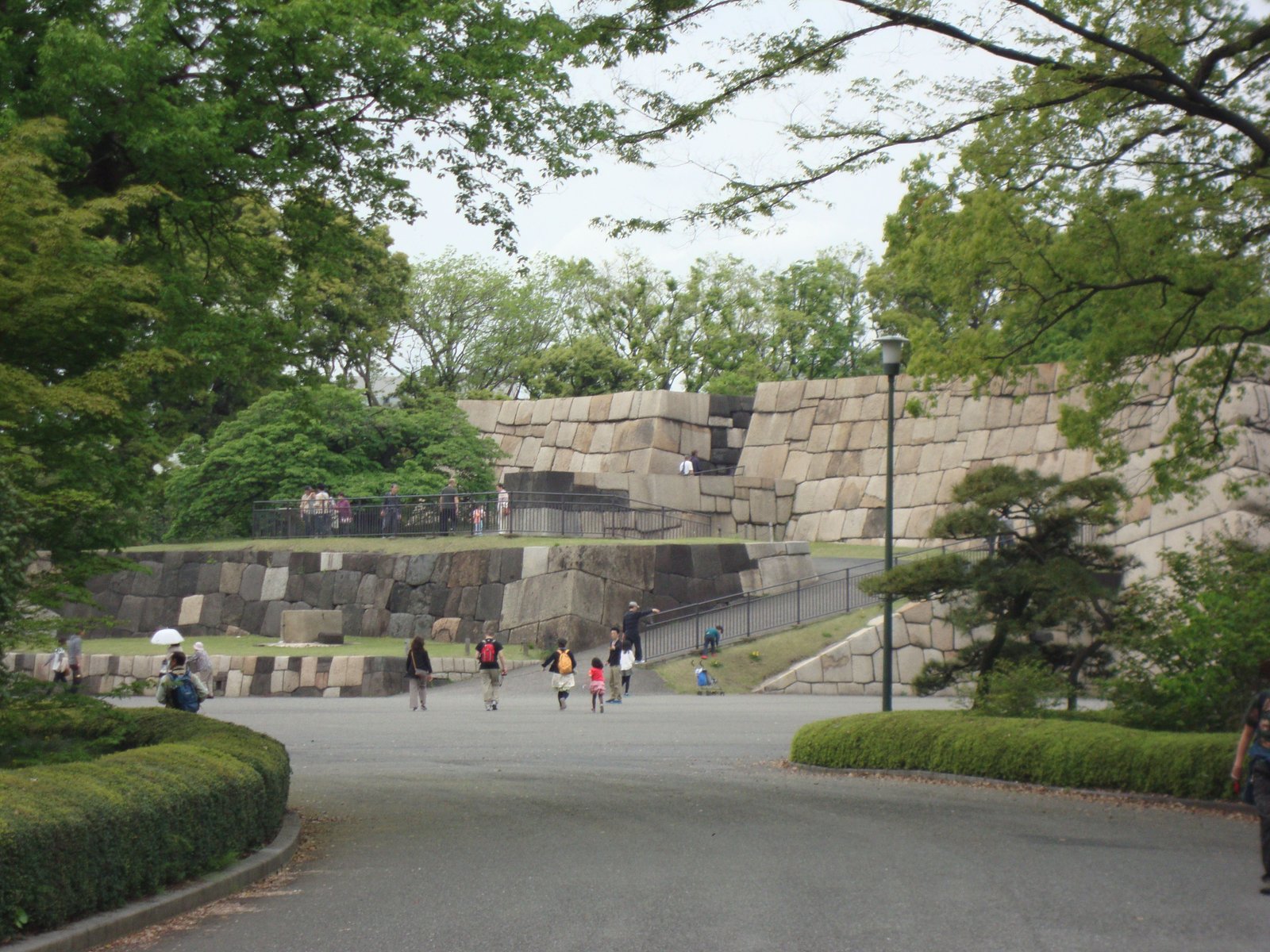 Des personnes dans le jardin du château d'Edo au Japon, Asie, Photo gratuite