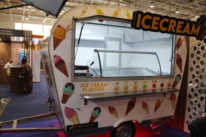 Caravane de vente de glace conception Koujane concept photo gratuite