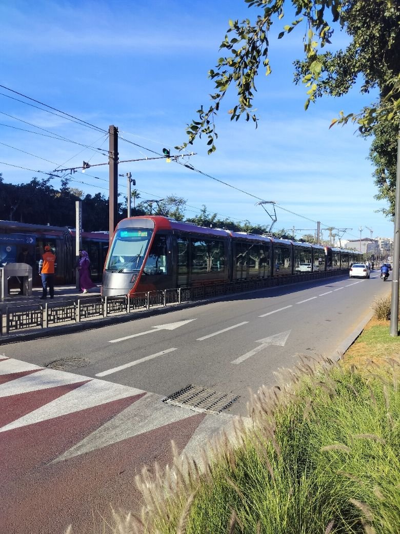 Tramway de Casablanca, transport en commun, en mobilité au Maroc photo gratuite