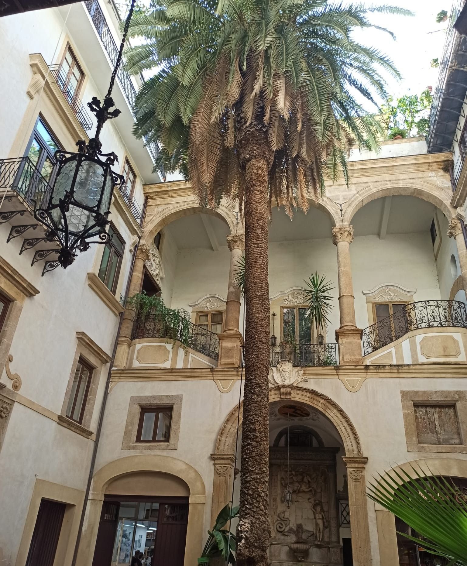 Le Palazzo Castrone di Santa Ninfa à Palerme, en Sicile, photo gratuite