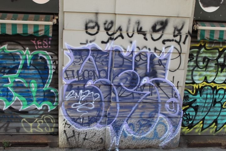 Graffiti on a facade, free photo