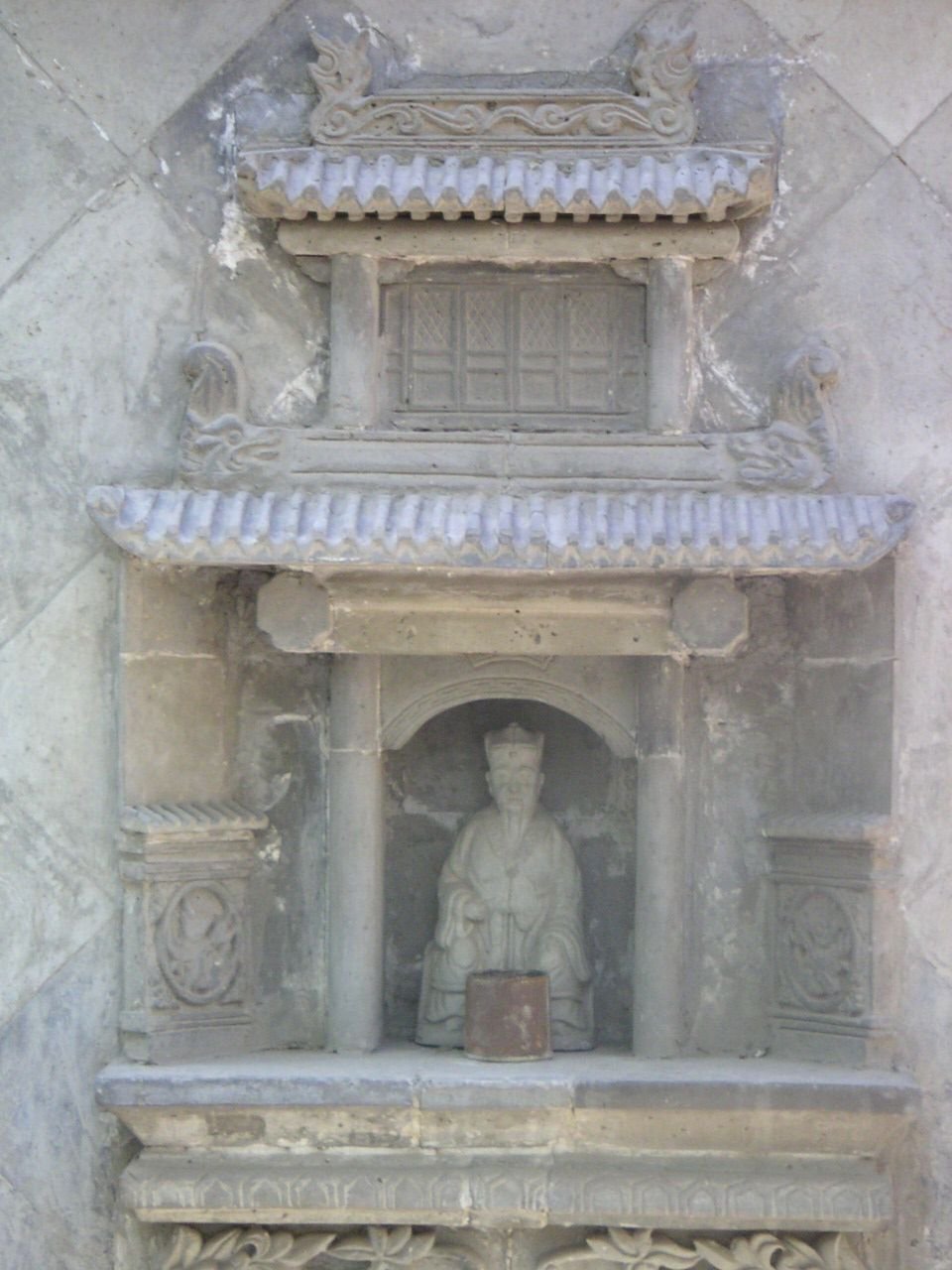 Sculpture en pierre sur une façade, Chine, Asie photo gratuite