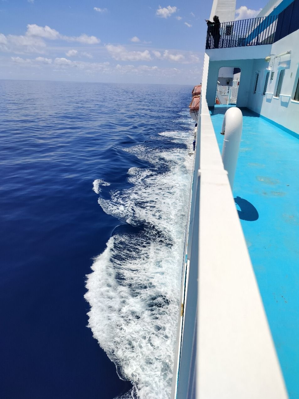La vue depuis le pont d'un ferry ou d'un navire de croisière, photo gratuite