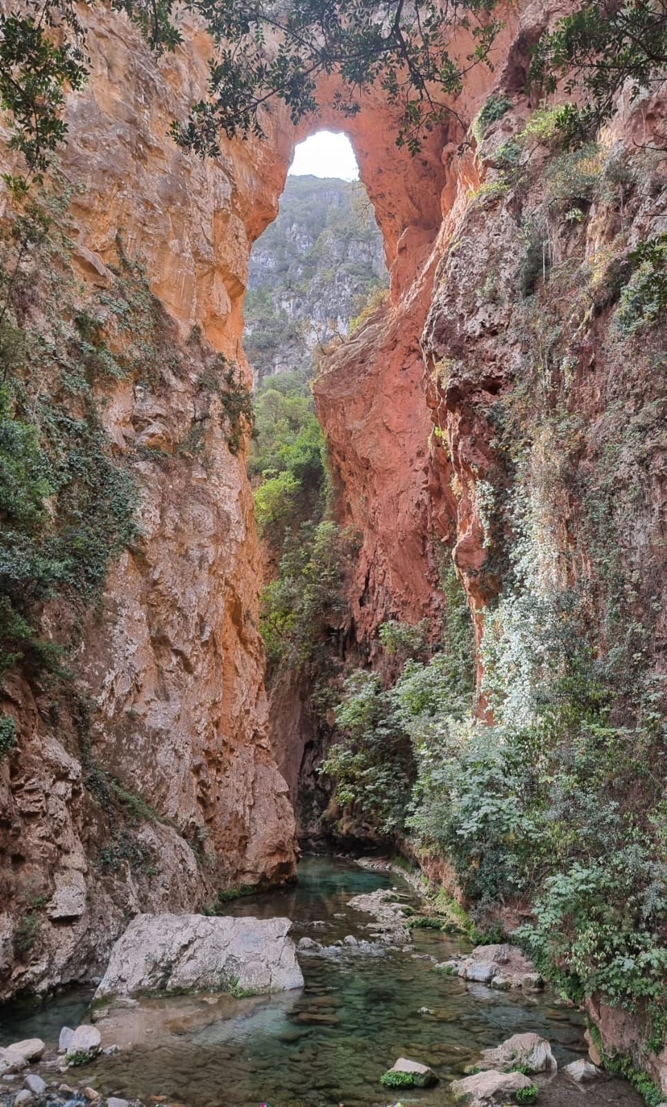 Gros plan sur Le Pont de Dieu à Chefchaouen au Maroc