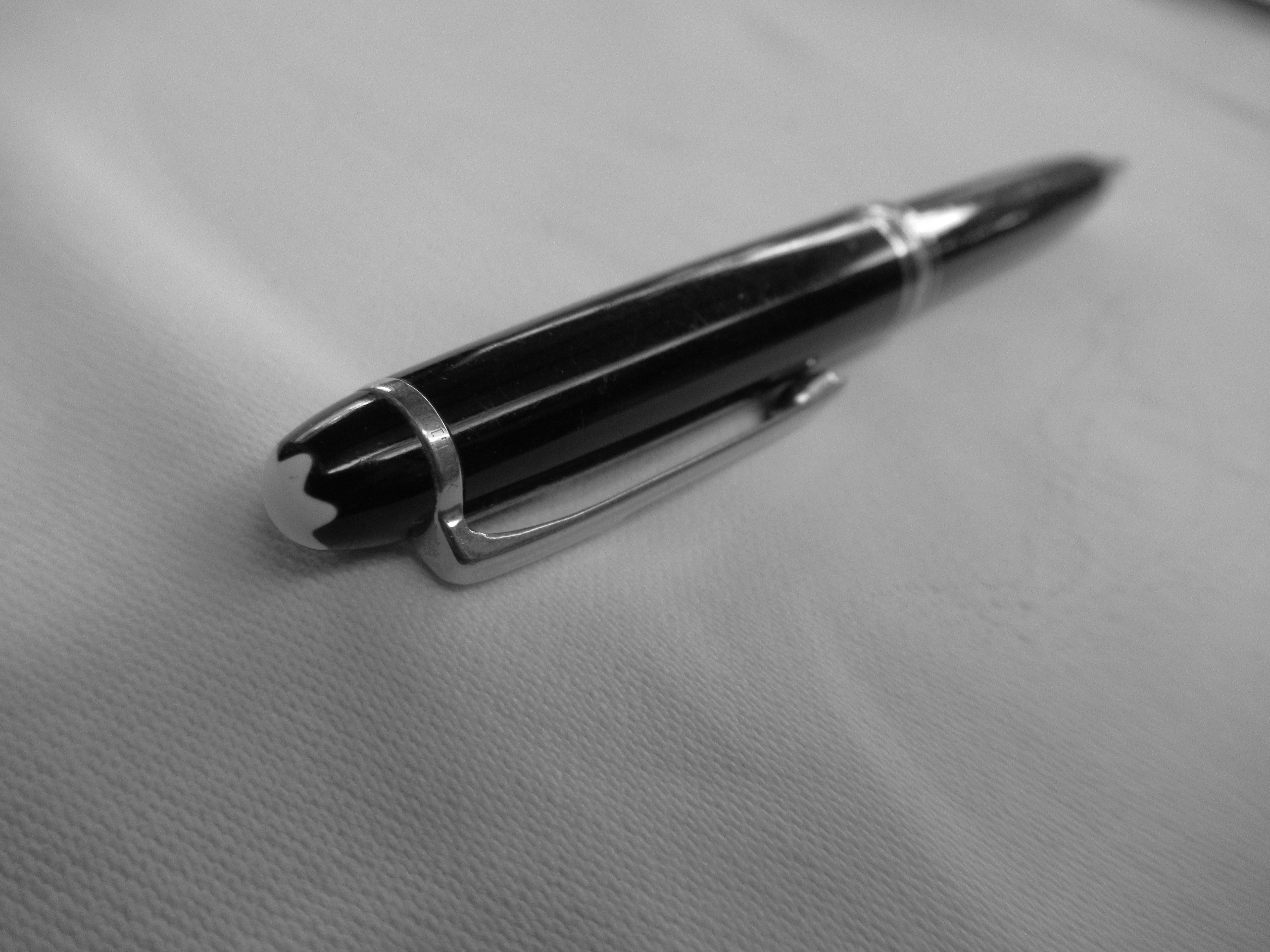 Stylo Montblanc classique photo gratuite