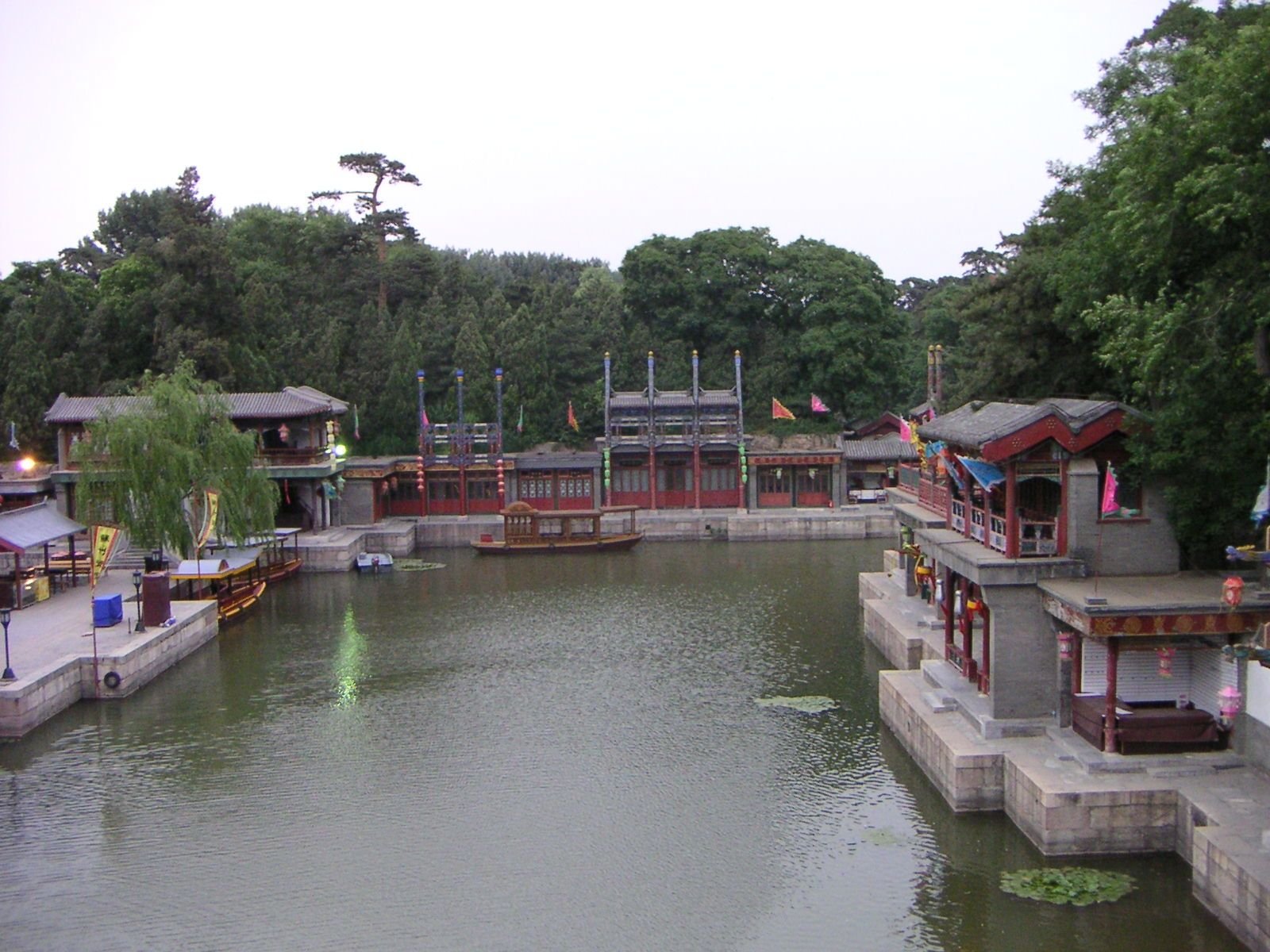 Bateaux de marbre sur le lac Kunming au Palais d'été de Pékin en Chine, Asie photo gratuite