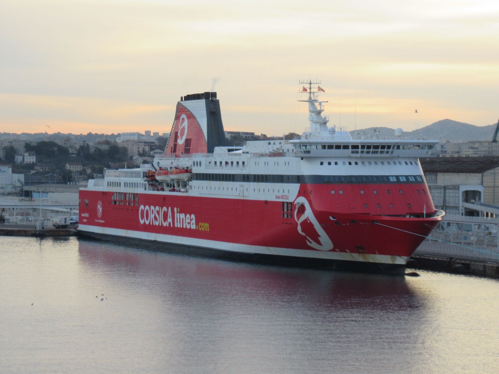 Navire Ferry Jean Nicoli de la compagnie Corsica Linea photo gratuite