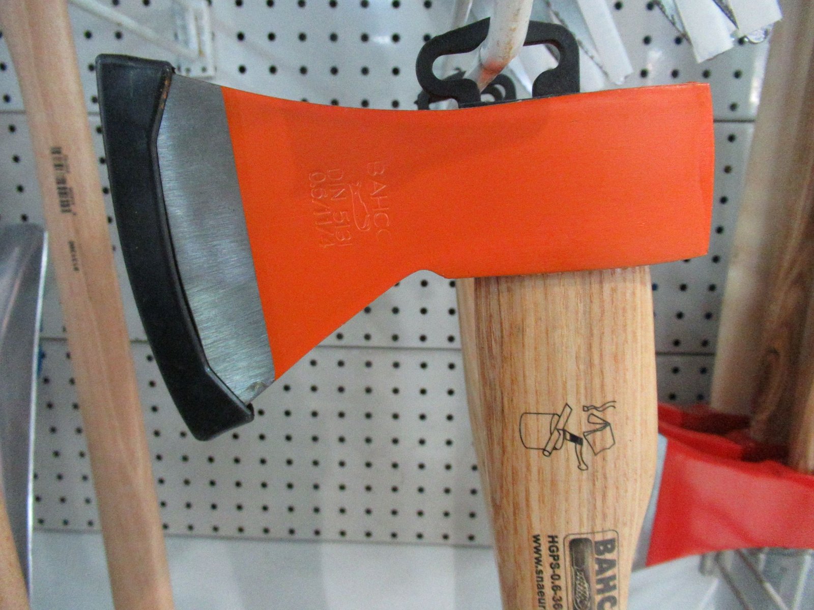 Lame en acier d'une hachette BAHCO