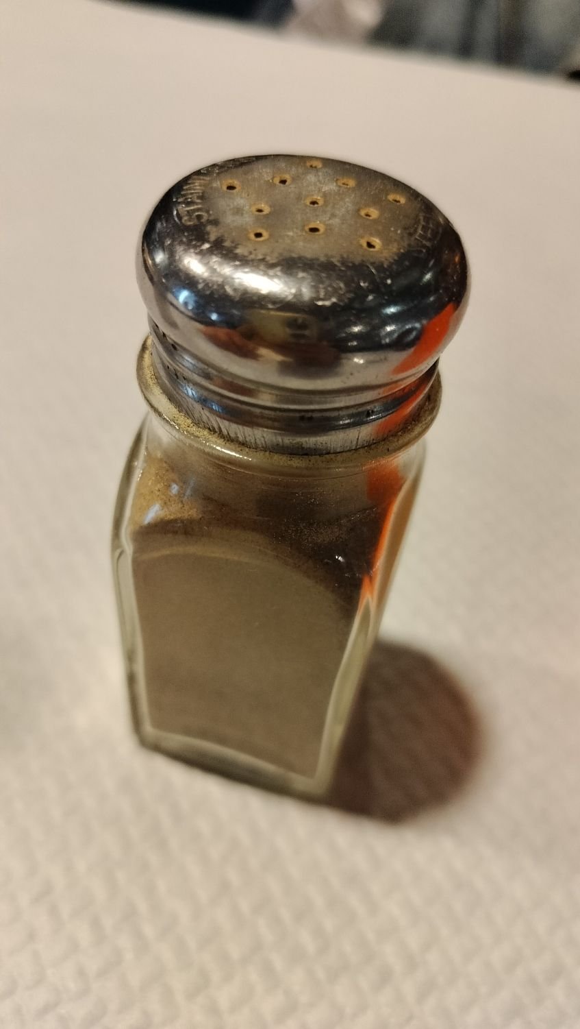 Pot de poivre en verre