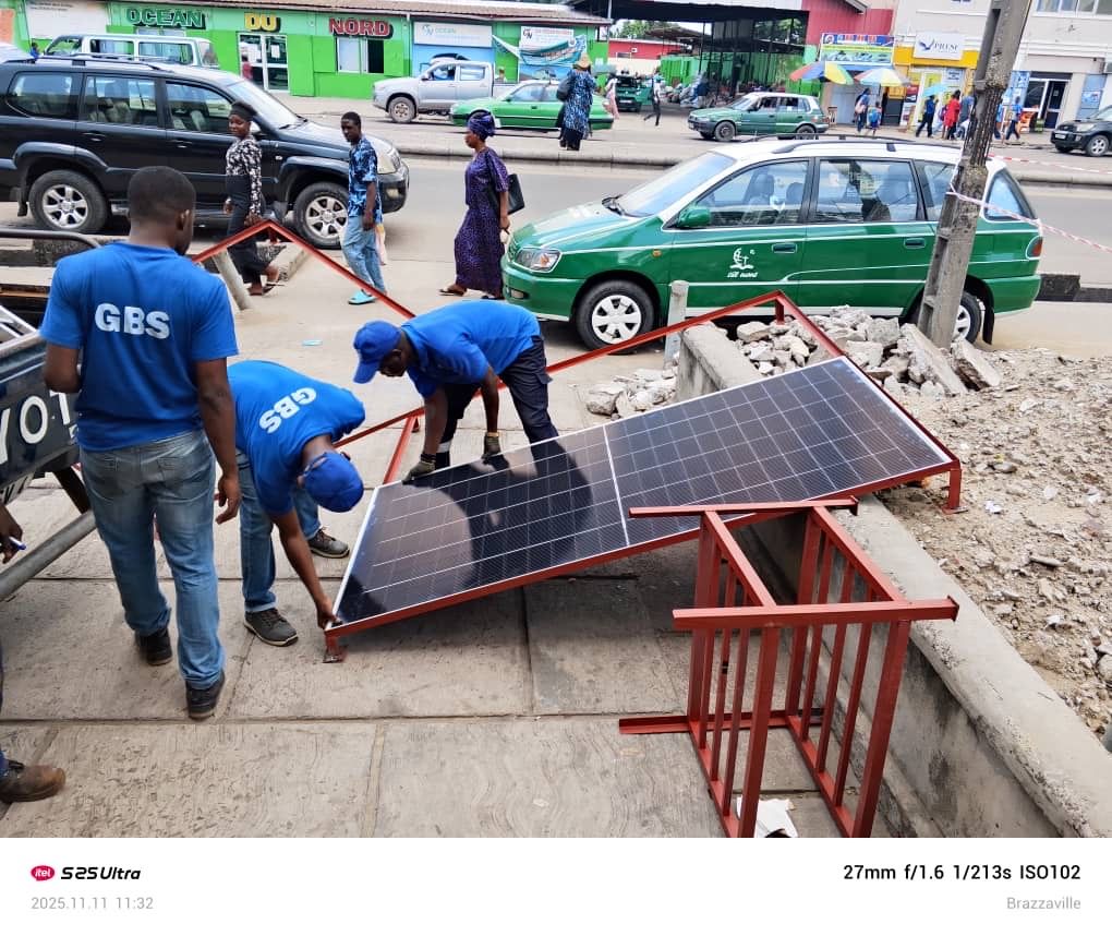 Solar panel installation (free photo)