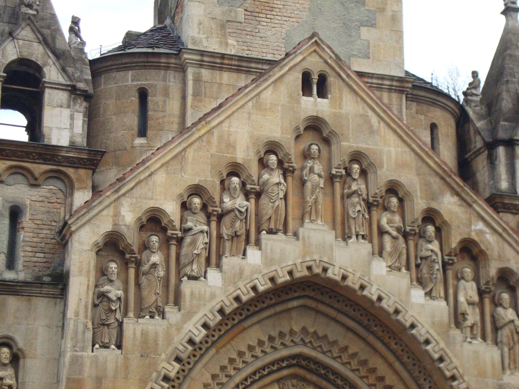 Façade de la Chapelle Jaki de Budapest