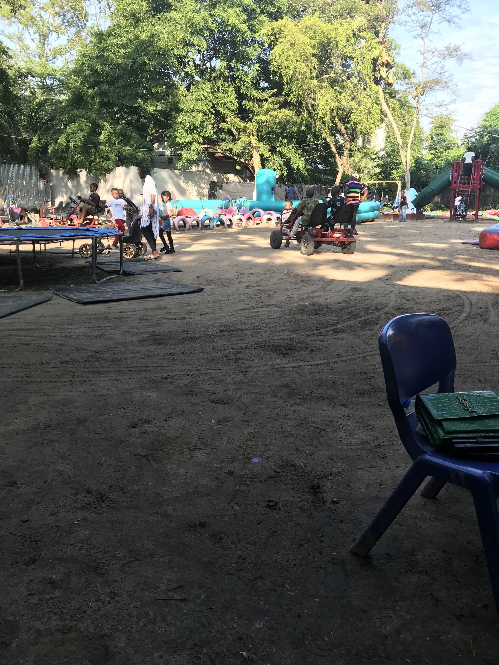 Jeux d’attractions pour enfants photo gratuit