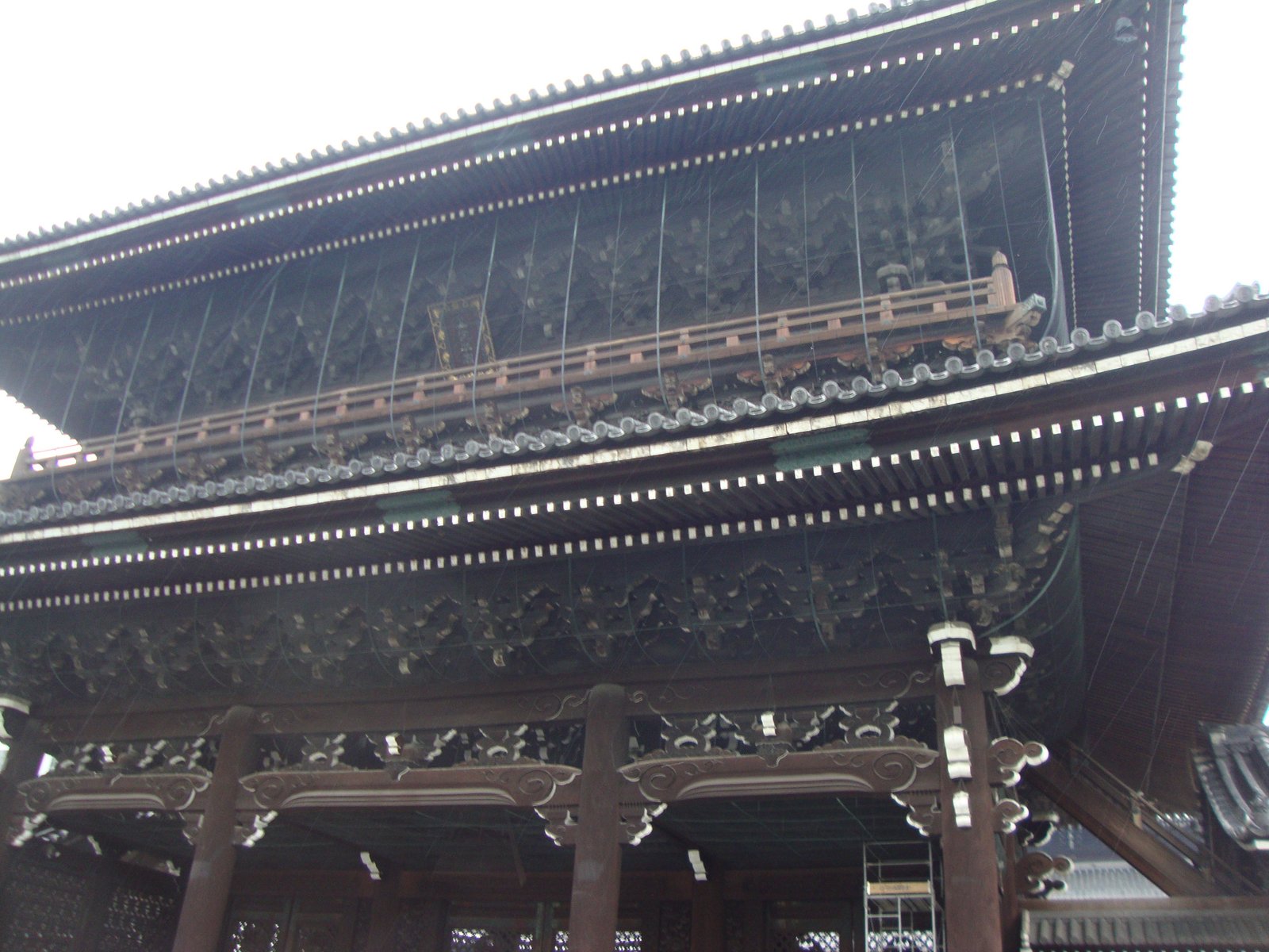 Le toit du temple Higashi Hongan-ji à Kyoto, au Japon, photo gratuite
