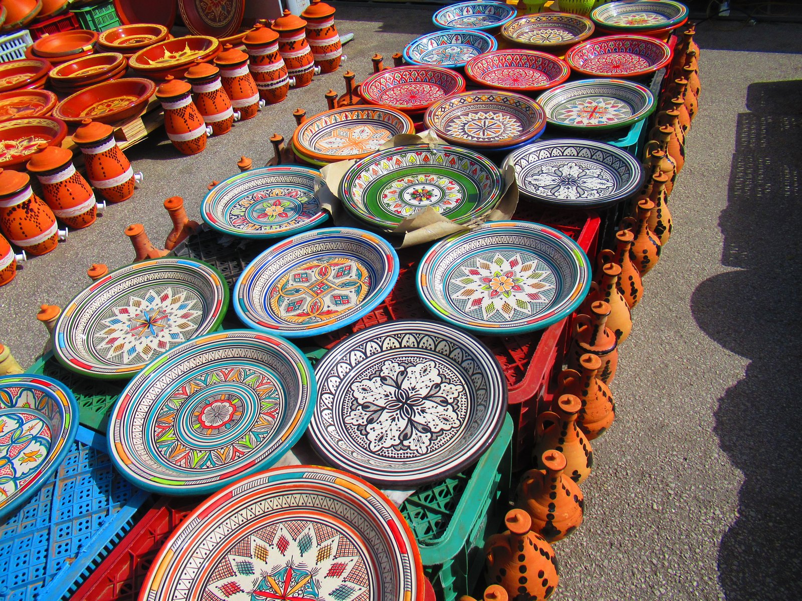 Plat poterie marocaine - Platte aus marokkanischer Keramik