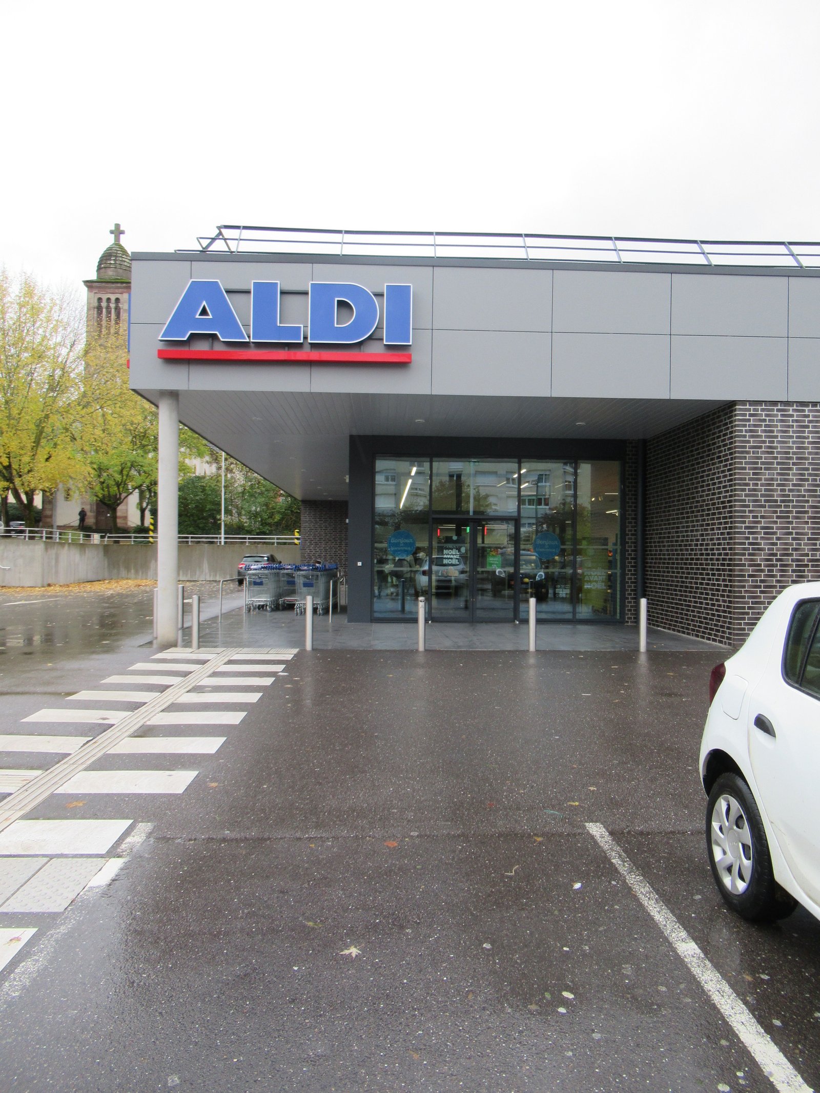 Façade du supermarché ALDI