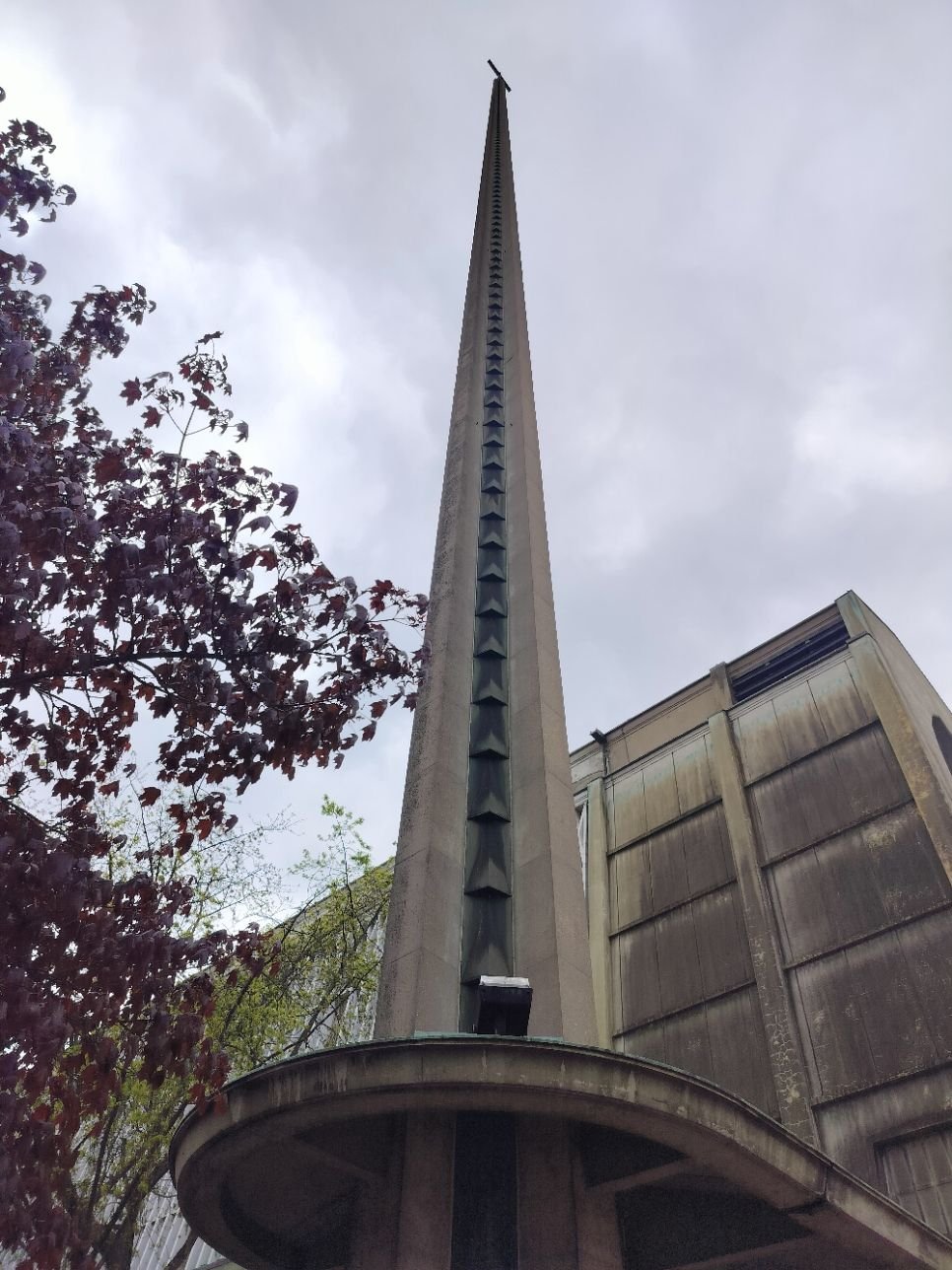 Flèche de l'église Sainte Thérèse de Metz