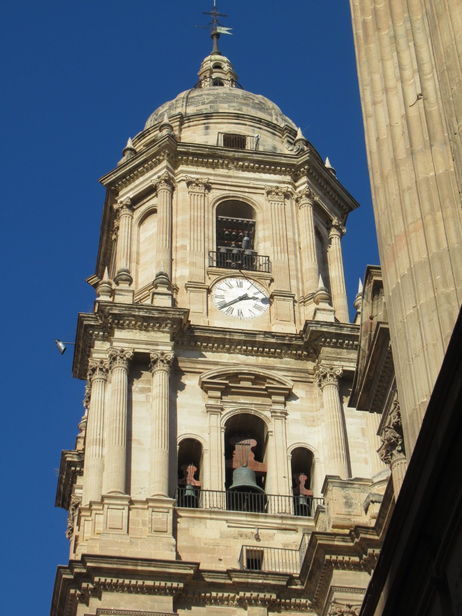 La tour de la cathédrale de l'Incarnation de Málaga, photo gratuite