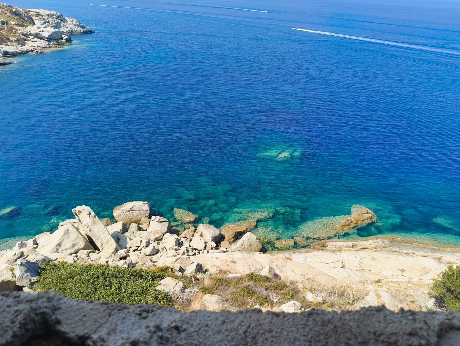La mer, une côte rocheuse, photo gratuite
