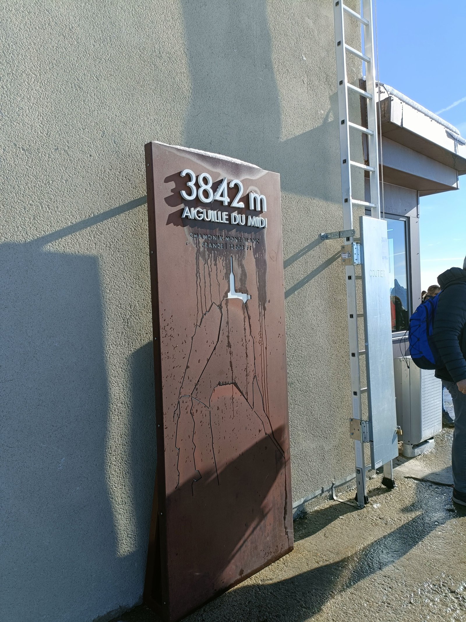 Plaque d'accueil à l'Aiguille du Midi à Chamonix-Mont-Blanc