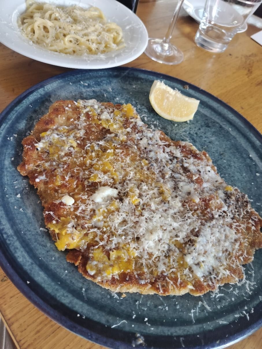 Escalope milanaise aux truffes et parmesan, photo gratuite